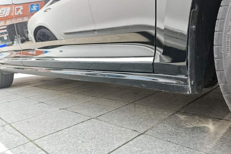 Used Volkswagen Passat 2022 330TSI Starry Elite Edition Right Side Sill