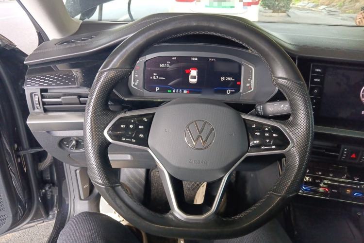 Used Volkswagen Passat 2022 330TSI Luxury Edition Steering Wheel