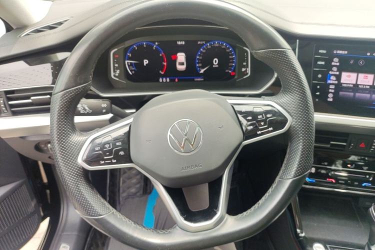 Used Volkswagen Passat 2022 330TSI Luxury Edition Steering Wheel