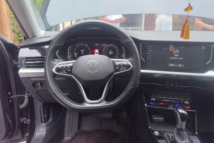 Used Volkswagen Passat 2022 330TSI Luxury Edition Steering Wheel