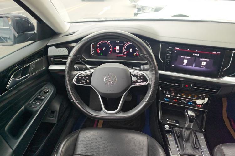 Used Volkswagen Passat 2022 330TSI Luxury Edition Steering Wheel