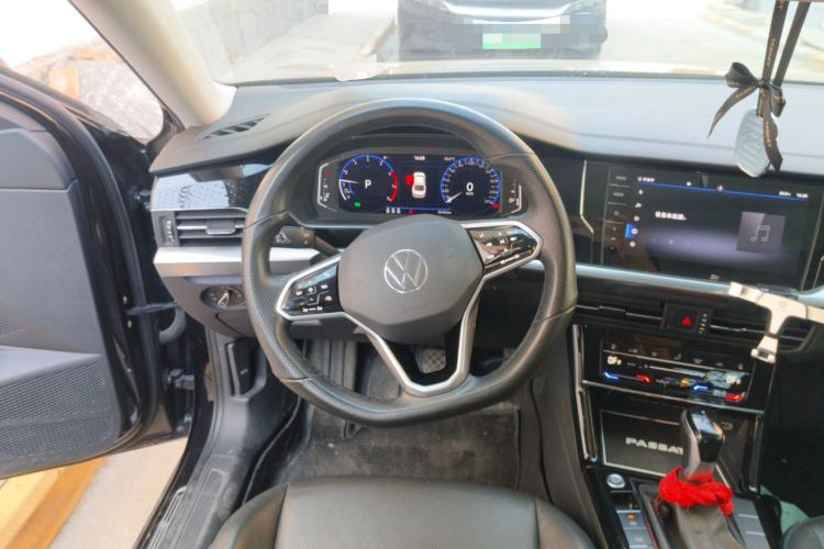 Used Volkswagen Passat 2022 330TSI Starry Luxury Edition Steering Wheel