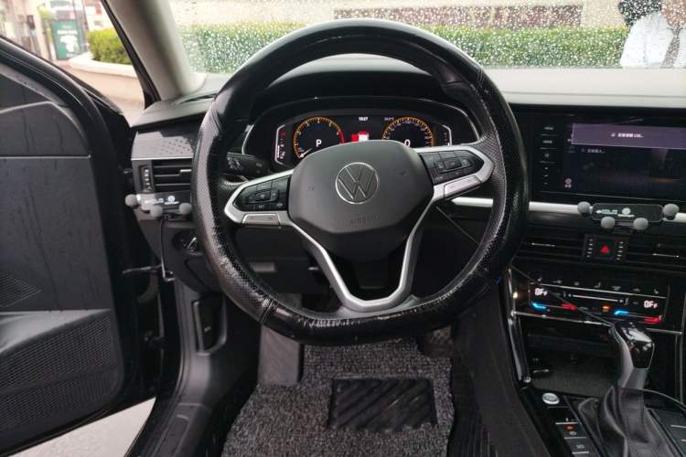 Used Volkswagen Passat 2022 330TSI Elite Edition Steering Wheel