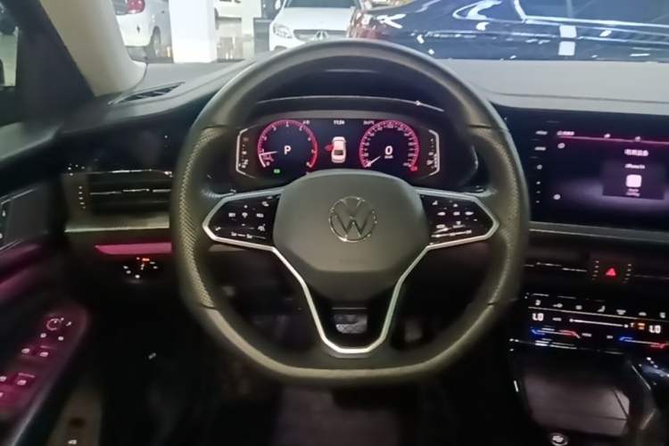 Used Volkswagen Passat 2022 330TSI Luxury Edition Steering Wheel