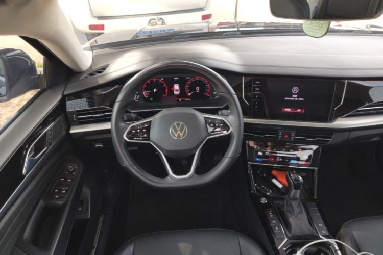 Used Volkswagen Passat 2022 330TSI Luxury Edition Steering Wheel