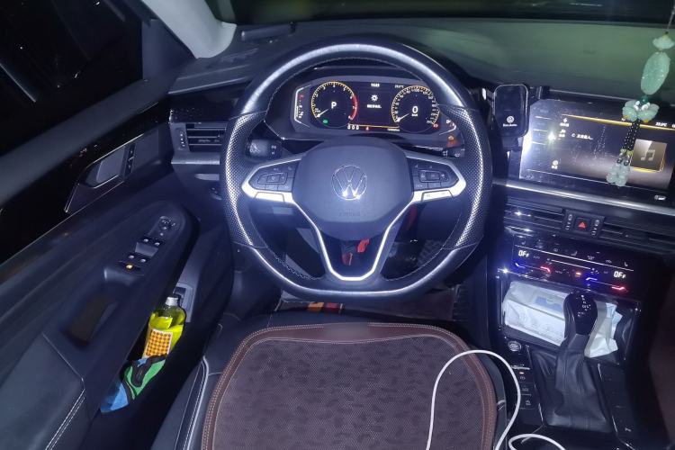 Used Volkswagen Passat 2022 330TSI Elite Edition Steering Wheel
