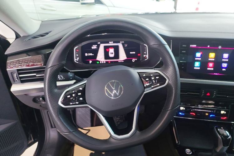 Used Volkswagen Passat 2022 330TSI Luxury Edition Steering Wheel