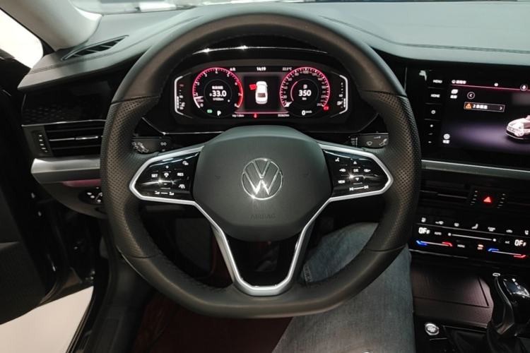 Used Volkswagen Passat 2022 330TSI Starry Luxury Edition Steering Wheel
