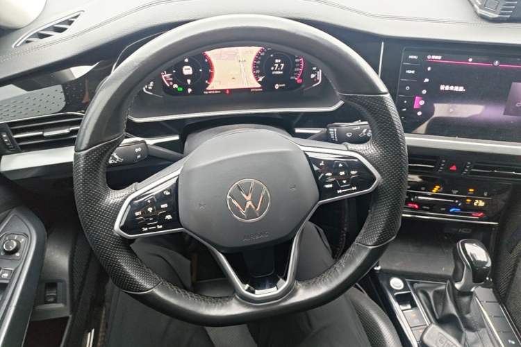 Used Volkswagen Passat 2022 330TSI Luxury Edition Steering Wheel