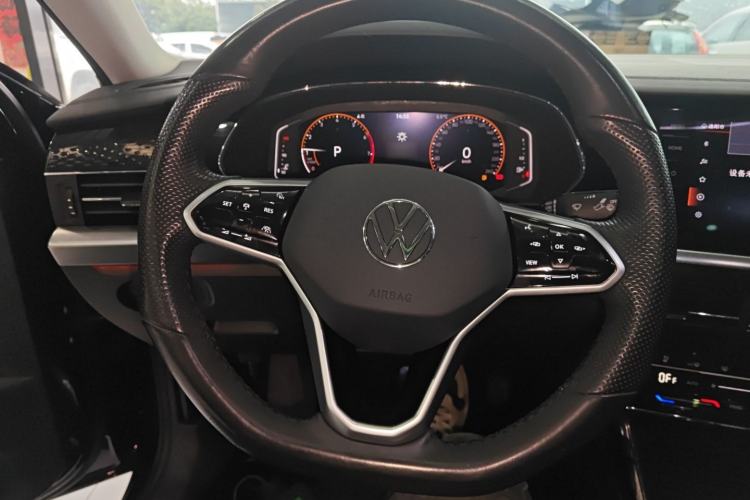 Used Volkswagen Passat 2022 330TSI Starry Luxury Edition Steering Wheel