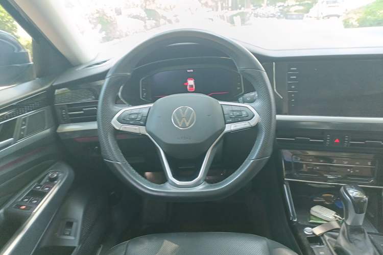 Used Volkswagen Passat 2022 330TSI Starry Luxury Edition Steering Wheel