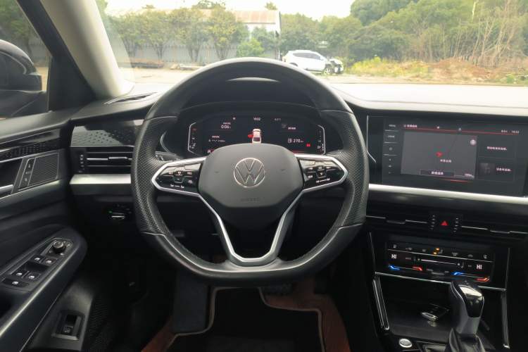 Used Volkswagen Passat 2022 330TSI Luxury Edition Steering Wheel