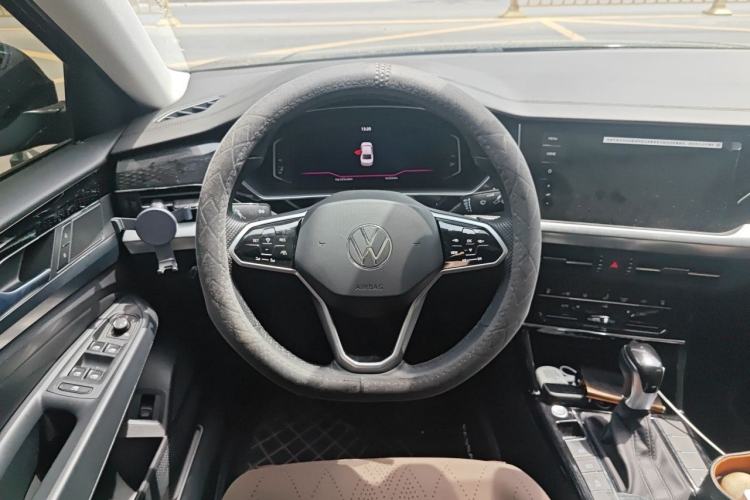 Used Volkswagen Passat 2022 330TSI Starry Luxury Edition Steering Wheel