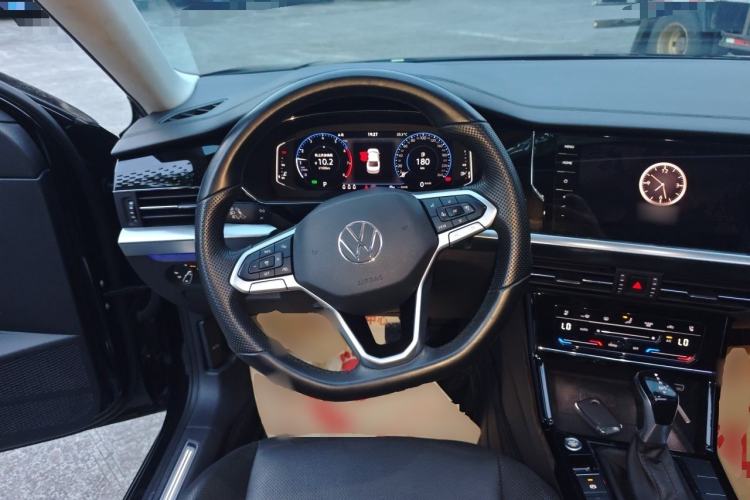 Used Volkswagen Passat 2022 330TSI Luxury Edition Steering Wheel