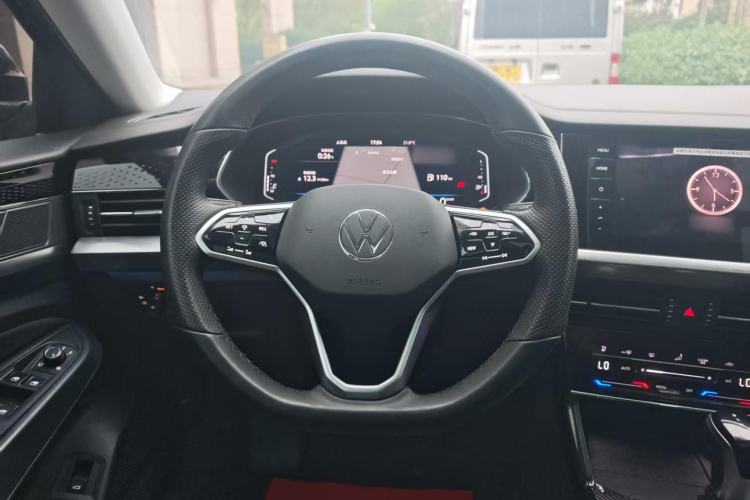 Used Volkswagen Passat 2022 330TSI Starry Luxury Edition Steering Wheel
