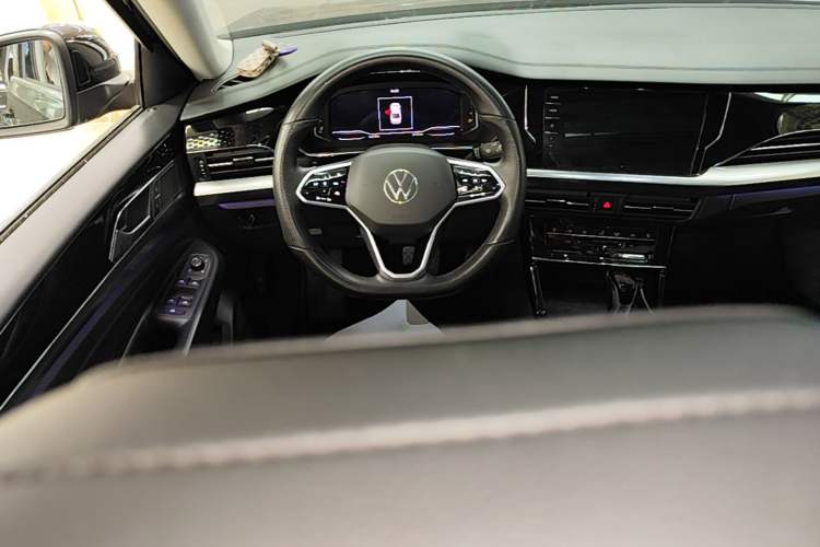 Used Volkswagen Passat 2022 330TSI Luxury Edition Steering Wheel
