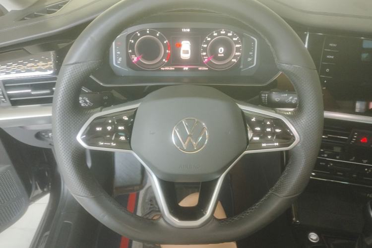 Used Volkswagen Passat 2022 330TSI Starry Luxury Edition Steering Wheel