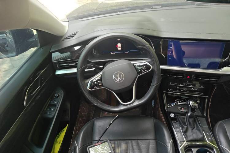Used Volkswagen Passat 2022 330TSI Luxury Edition Steering Wheel