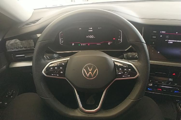 Used Volkswagen Passat 2022 330TSI Luxury Edition Steering Wheel