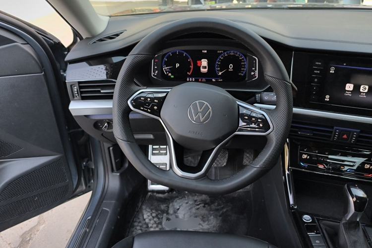 Used Volkswagen Passat 2022 330TSI Elite Edition Steering Wheel