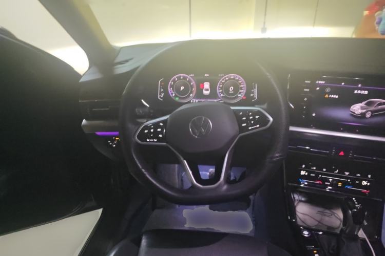 Used Volkswagen Passat 2022 330TSI Luxury Edition Steering Wheel