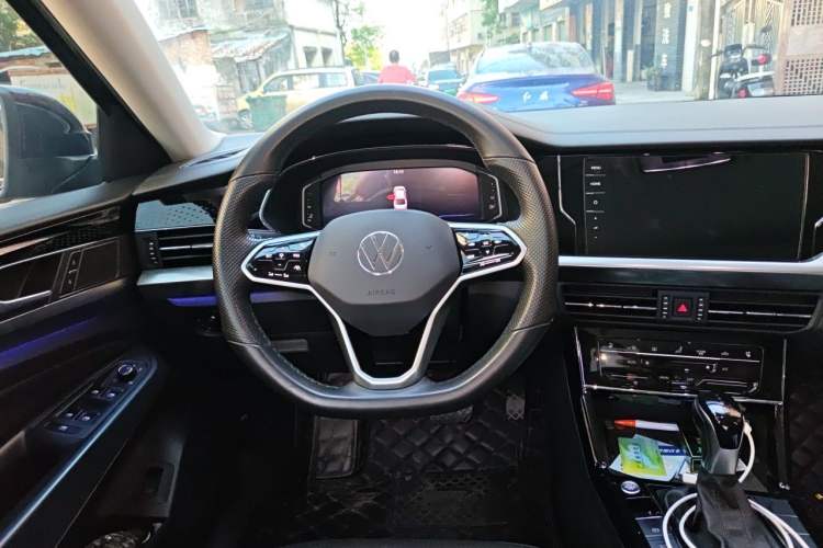 Used Volkswagen Passat 2022 330TSI Luxury Edition Steering Wheel