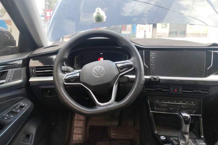 Used Volkswagen Passat 2022 330TSI Luxury Edition Steering Wheel
