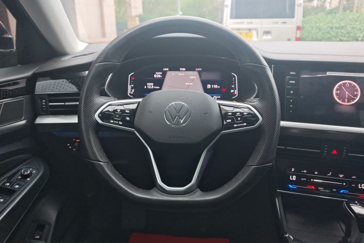 Used Volkswagen Passat 2022 330TSI Starry Luxury Edition Steering Wheel