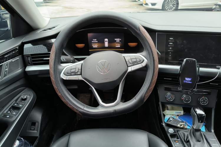 Used Volkswagen Passat 2022 280TSI Business Edition Steering Wheel