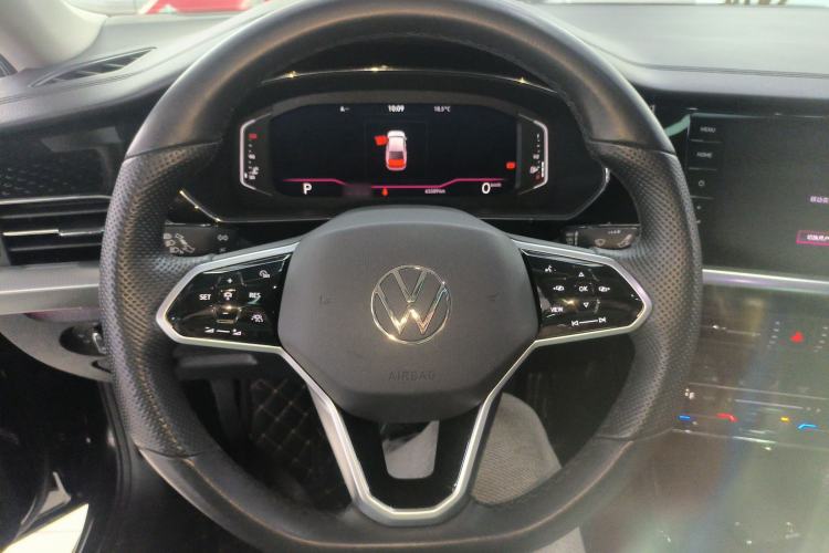 Used Volkswagen Passat 2022 330TSI Starry Luxury Edition Steering Wheel