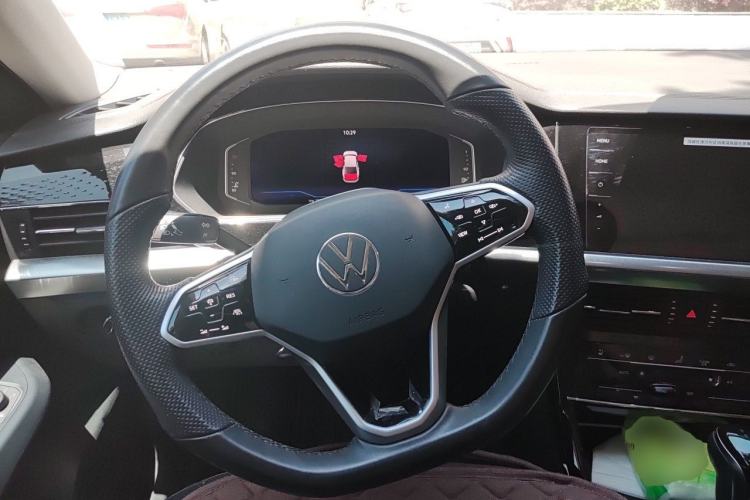 Used Volkswagen Passat 2022 330TSI Luxury Edition Steering Wheel