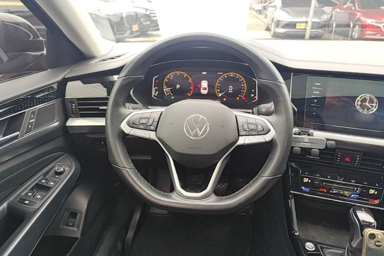 Used Volkswagen Passat 2022 330TSI Elite Edition Custom Version Steering Wheel