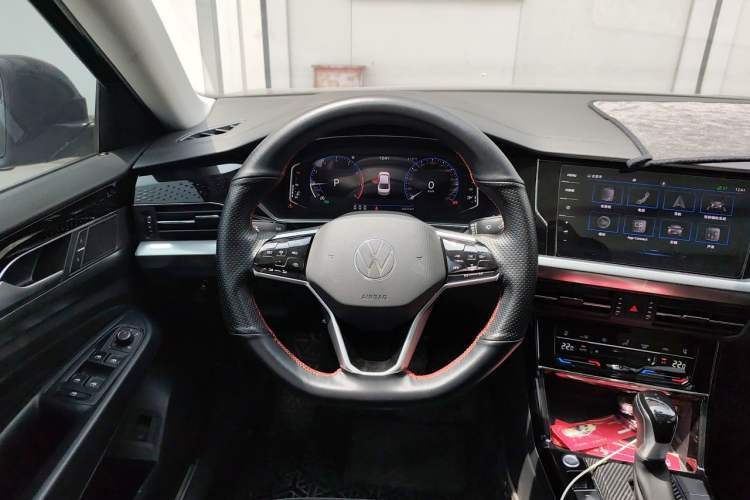 Used Volkswagen Passat 2022 330TSI Luxury Edition Steering Wheel
