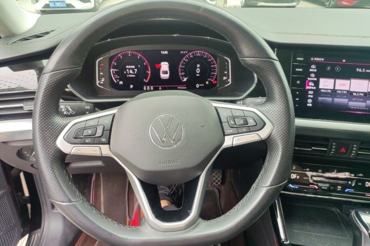 Used Volkswagen Passat 2022 330TSI Luxury Edition Steering Wheel