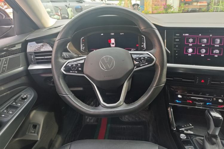 Used Volkswagen Passat 2022 330TSI Luxury Edition Steering Wheel