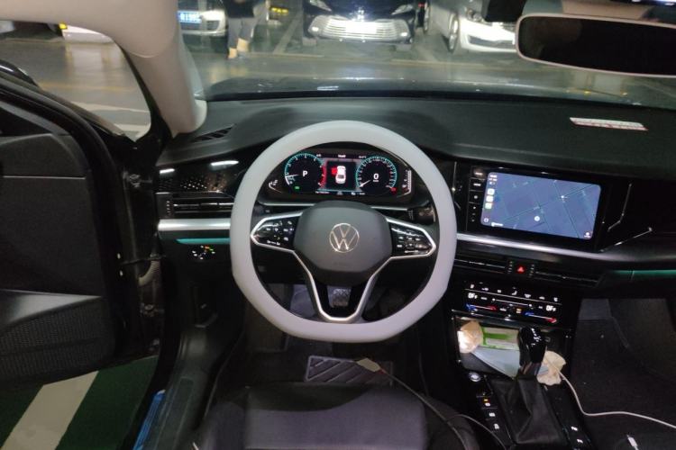 Used Volkswagen Passat 2022 330TSI Luxury Edition Steering Wheel