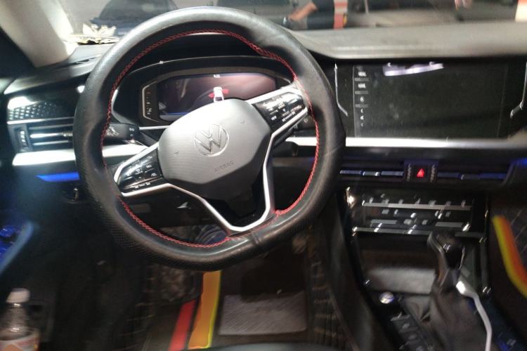 Used Volkswagen Passat 2022 330TSI Starry Luxury Edition Steering Wheel