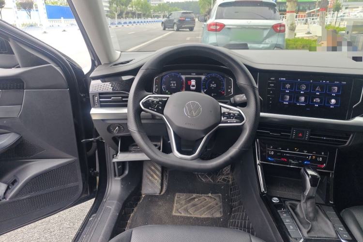 Used Volkswagen Passat 2022 330TSI Luxury Edition Steering Wheel
