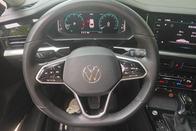 Used Volkswagen Passat 2022 330TSI Luxury Edition Steering Wheel
