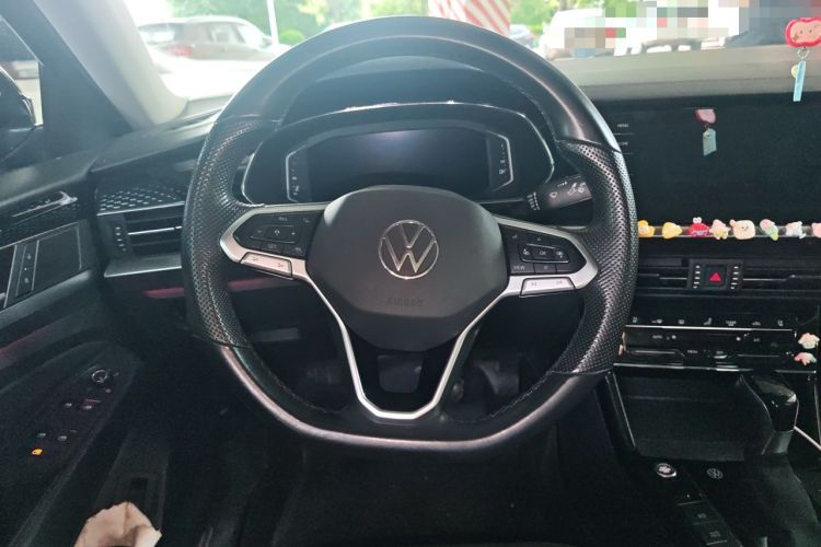 Used Volkswagen Passat 2022 330TSI Luxury Edition Steering Wheel