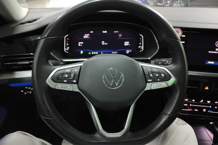 Used Volkswagen Passat 2022 330TSI Luxury Edition Steering Wheel