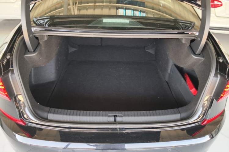Used Volkswagen Passat 2022 330TSI Elite Edition Custom Version Trunk