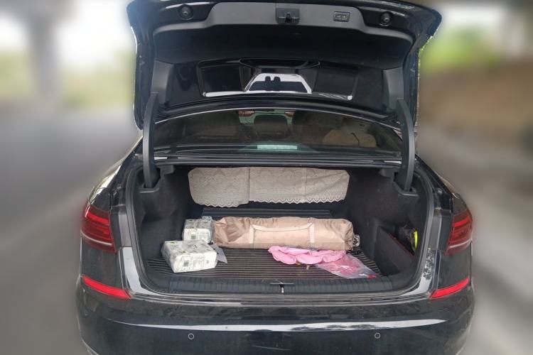 Used Volkswagen Passat 2022 330TSI Luxury Edition Trunk
