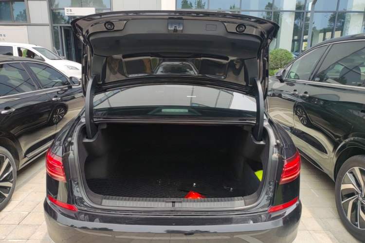 Used Volkswagen Passat 2022 330TSI Luxury Edition Trunk