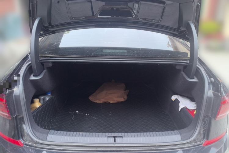 Used Volkswagen Passat 2022 330TSI Luxury Edition Trunk