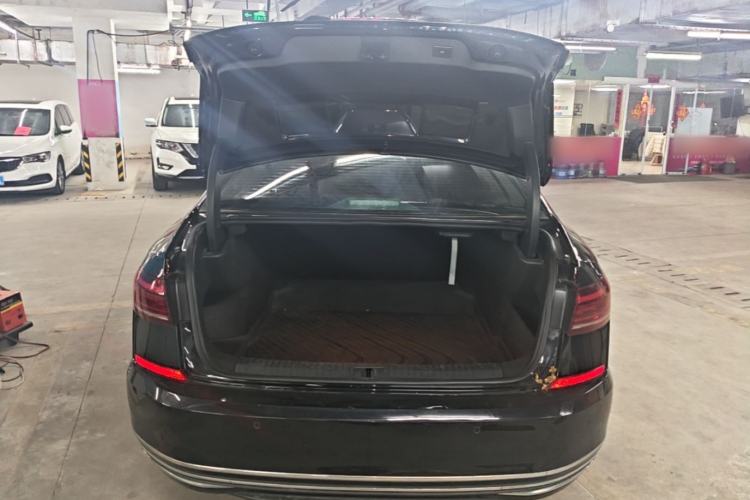Used Volkswagen Passat 2022 330TSI Luxury Edition Trunk