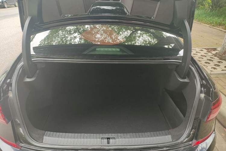 Used Volkswagen Passat 2022 330TSI Elite Edition Custom Version Trunk