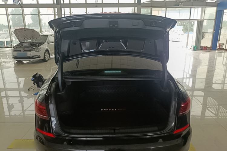 Used Volkswagen Passat 2022 280TSI Business Edition Trunk