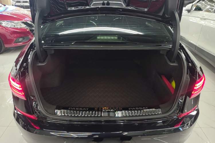 Used Volkswagen Passat 2022 330TSI Luxury Edition Custom Version Trunk