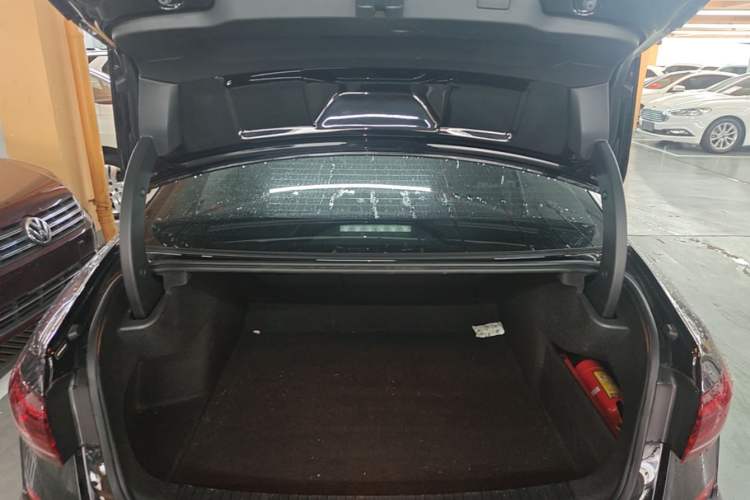 Used Volkswagen Passat 2022 330TSI Starry Luxury Edition Trunk
